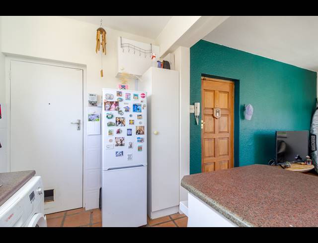 1 BEDROOM APARTMENT FOR SALE IN VREDEHOEK